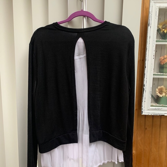 BLACK SWEATER/BLOUSE - Picture 1 of 2